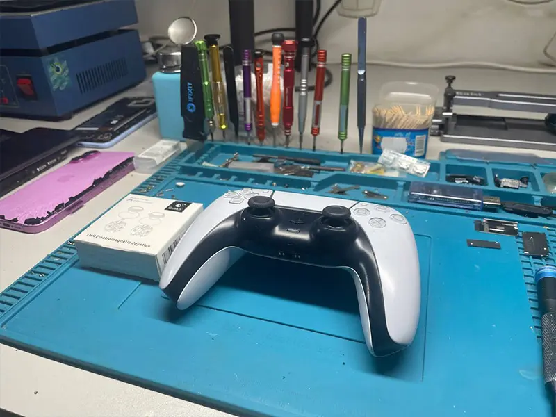 PS5 DualSense drift repair with GuliKit Hall Effect module